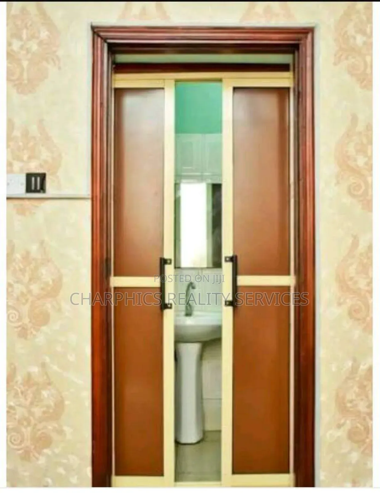 165 Rooms on Over 2,700 SQM at Yaba in Sabo / Yaba
