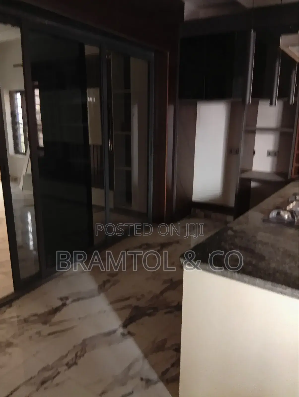 4bdrm Duplex in Sabon Lugbe for sale in Sabon Lugbe
