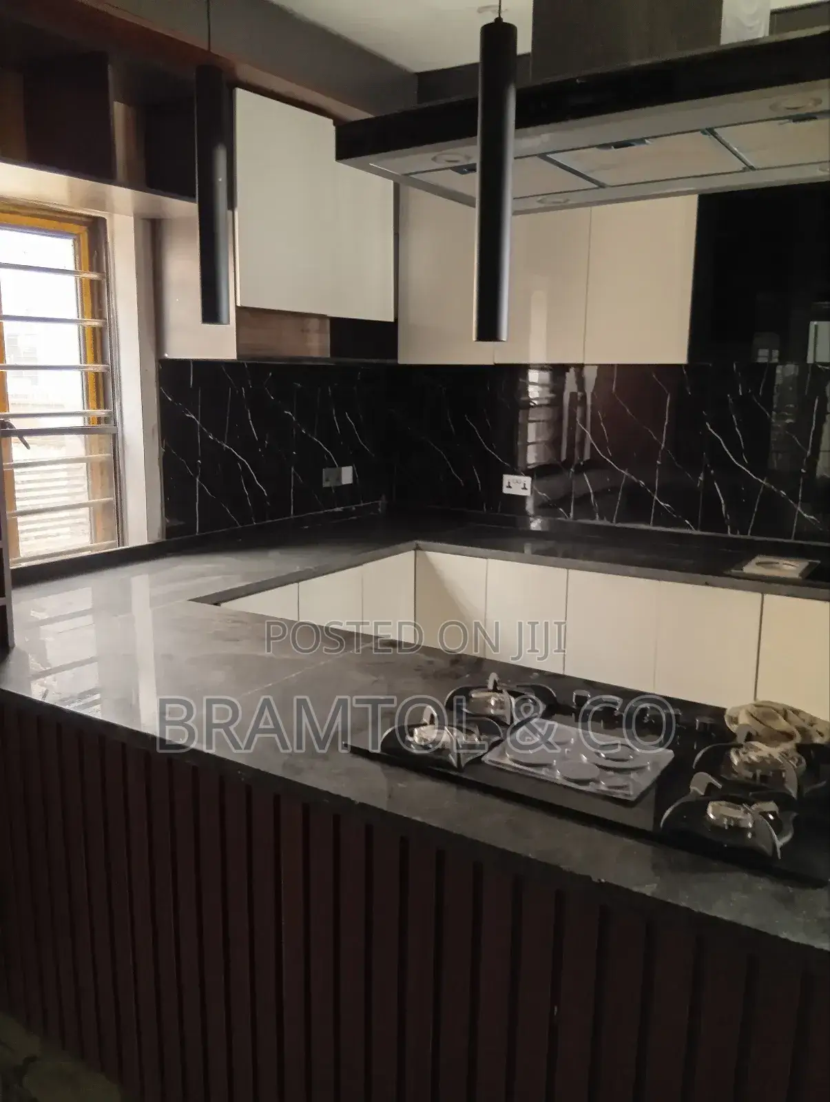 4bdrm Duplex in Sabon Lugbe for sale in Sabon Lugbe