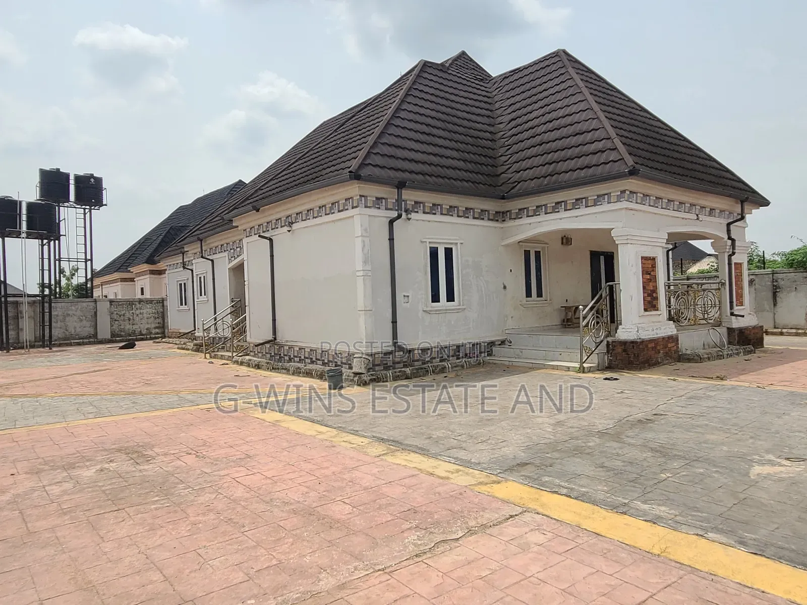 4bdrm Bungalow in Okhuoromi Off, Benin City for sale in Benin City