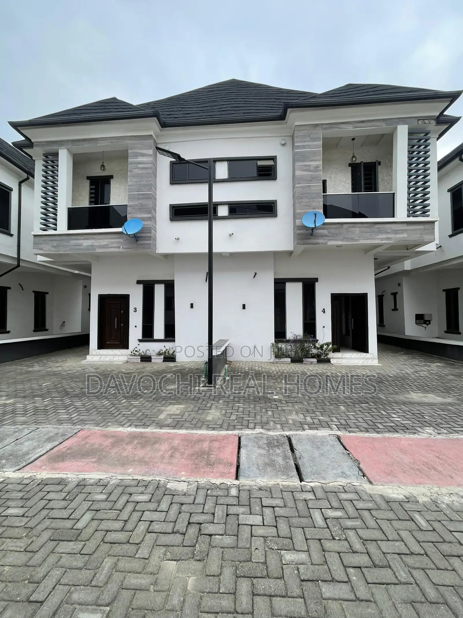 4bdrm Duplex in Orchid Road, Lekki for sale in Lekki Phase 1