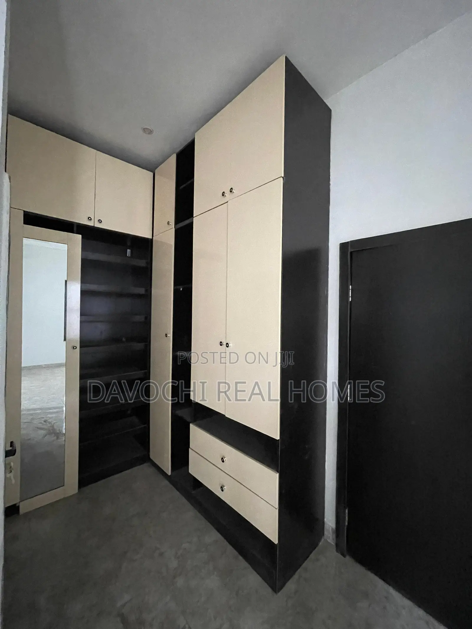 4bdrm Duplex in Orchid Road, Lekki for sale in Lekki Phase 1