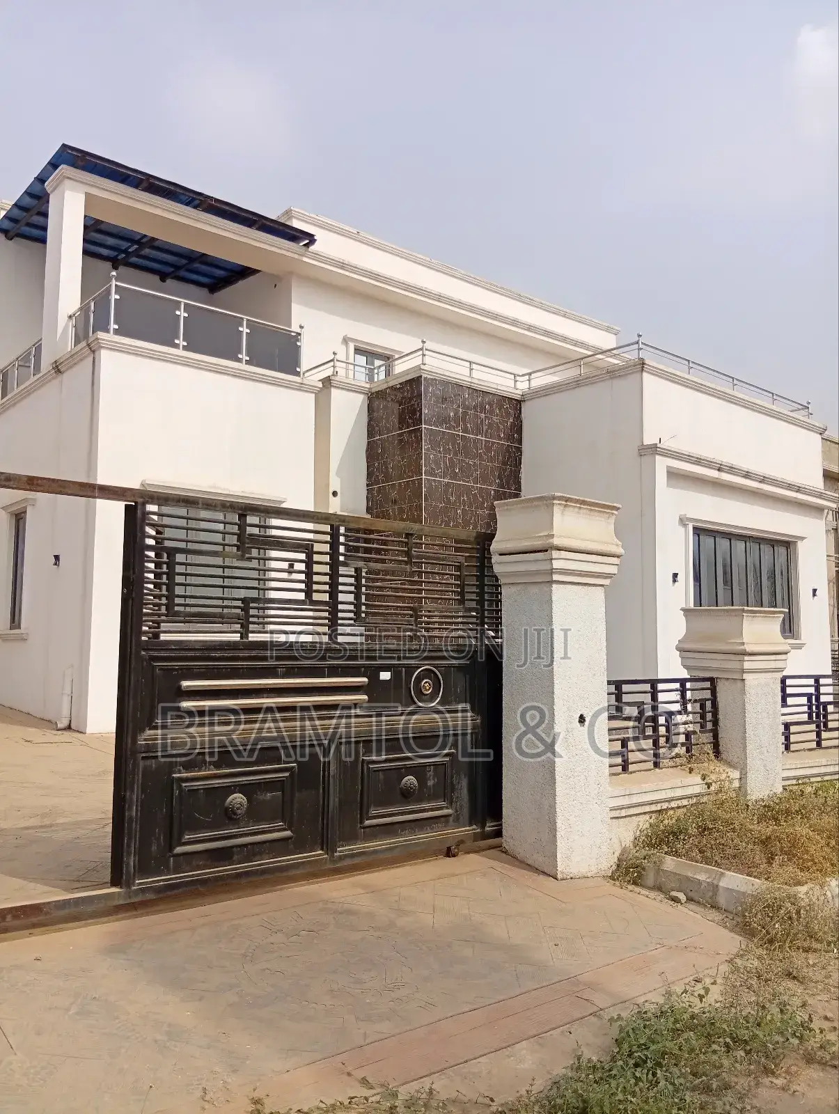5bdrm Duplex in Sabon Lugbe for sale in Sabon Lugbe