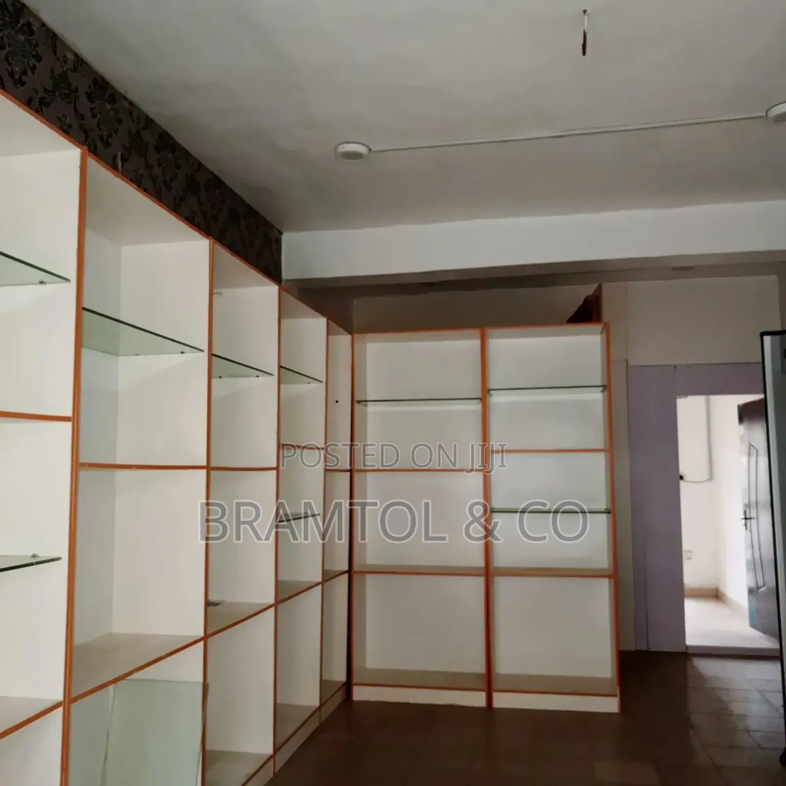 Shop/Office on Ground Floor in Utako Opposite Road in Utako