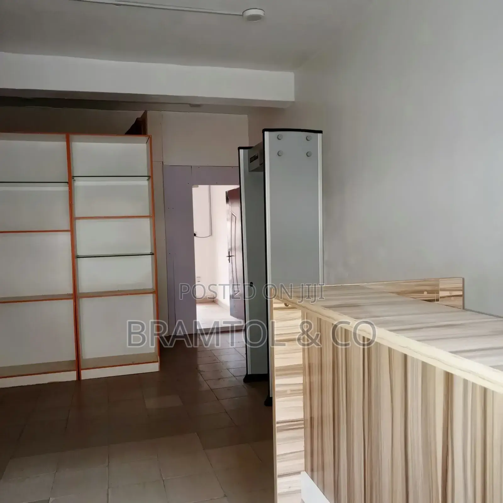 Shop/Office on Ground Floor in Utako Opposite Road in Utako