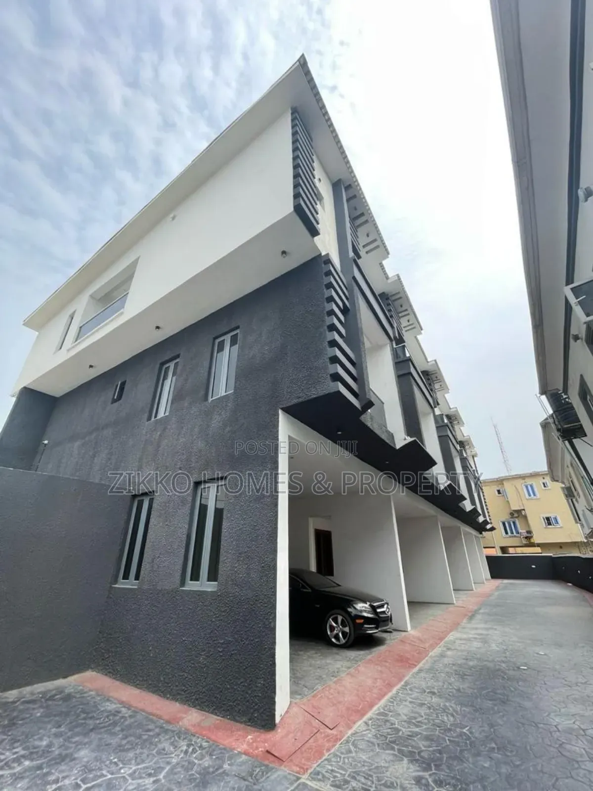 4bdrm Townhouse/Terrace In Ikate, Lekki For Sale in Lekki