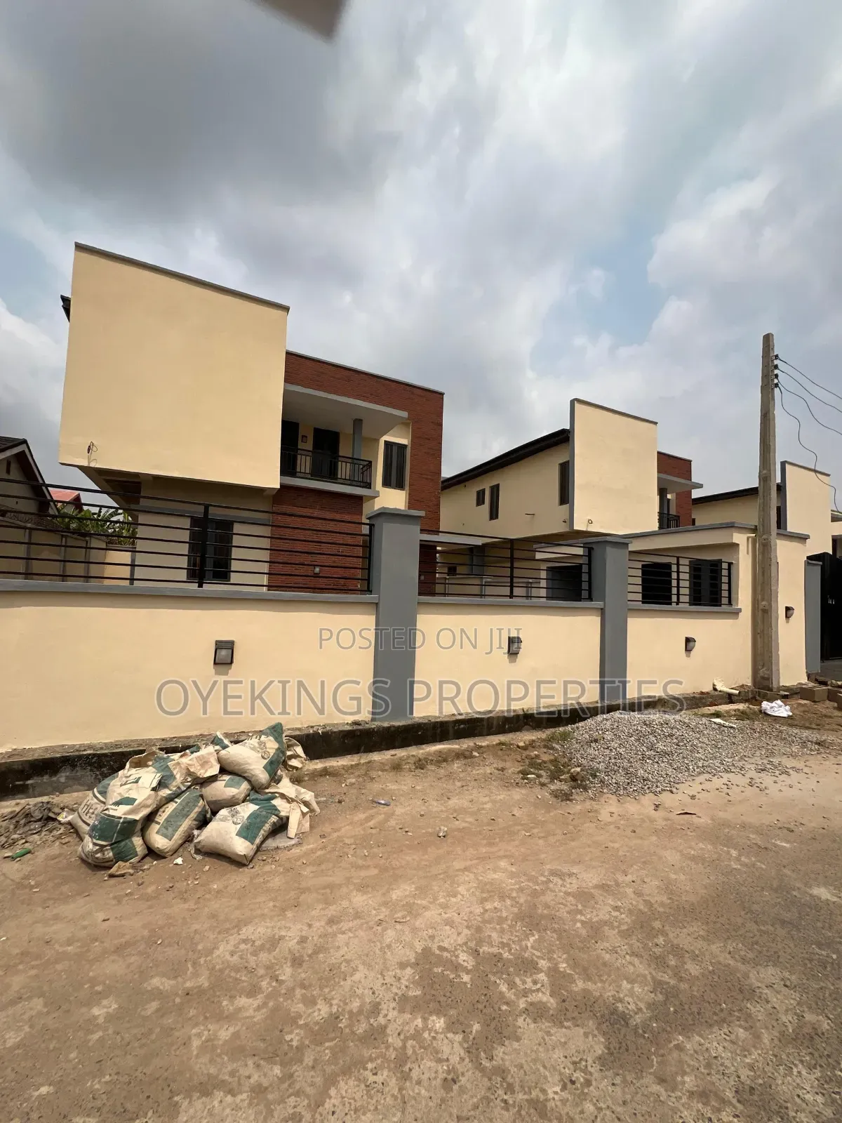3bdrm Duplex in Plantation Estate for sale in Oluyole Estate