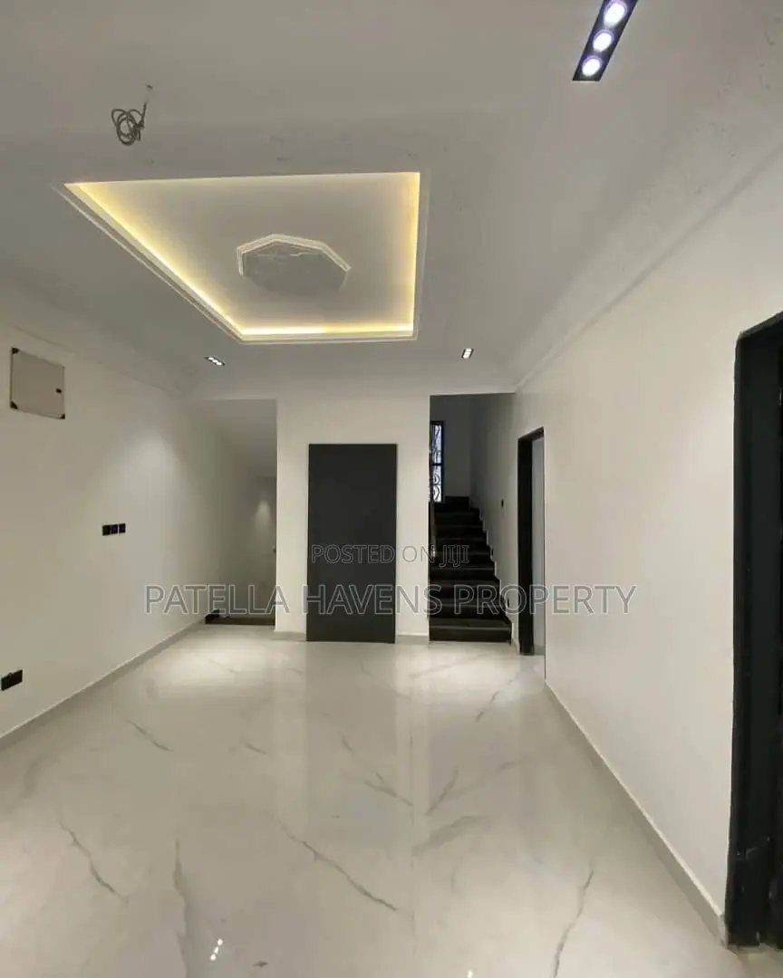 5bdrm Duplex in Kado for sale in Kado