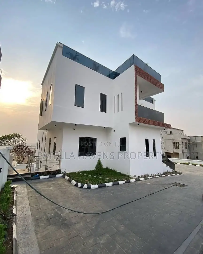 5bdrm Duplex in Kado for sale in Kado