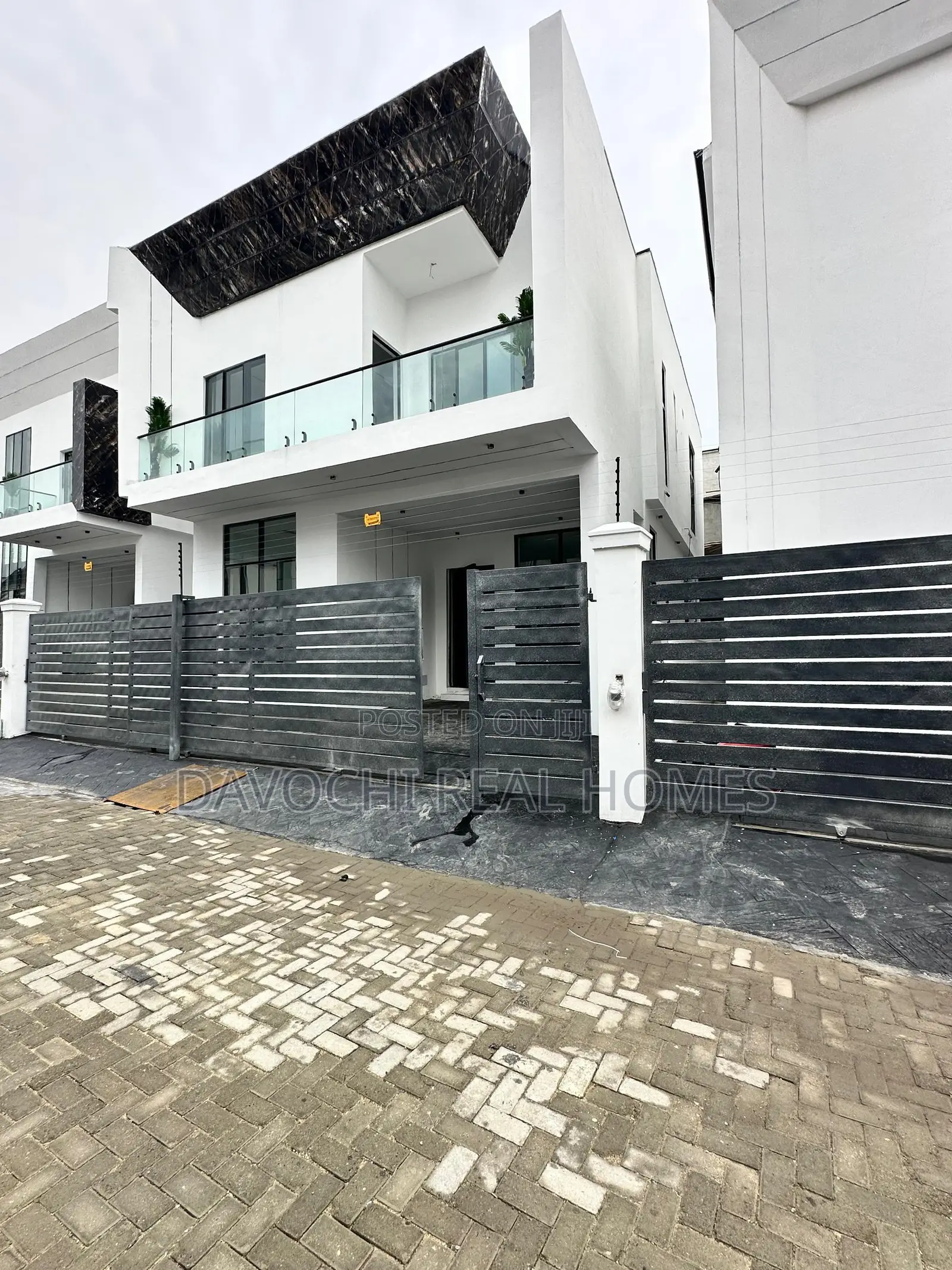 4bdrm Duplex in Orchid Road, Lekki for sale in Lekki Phase 1