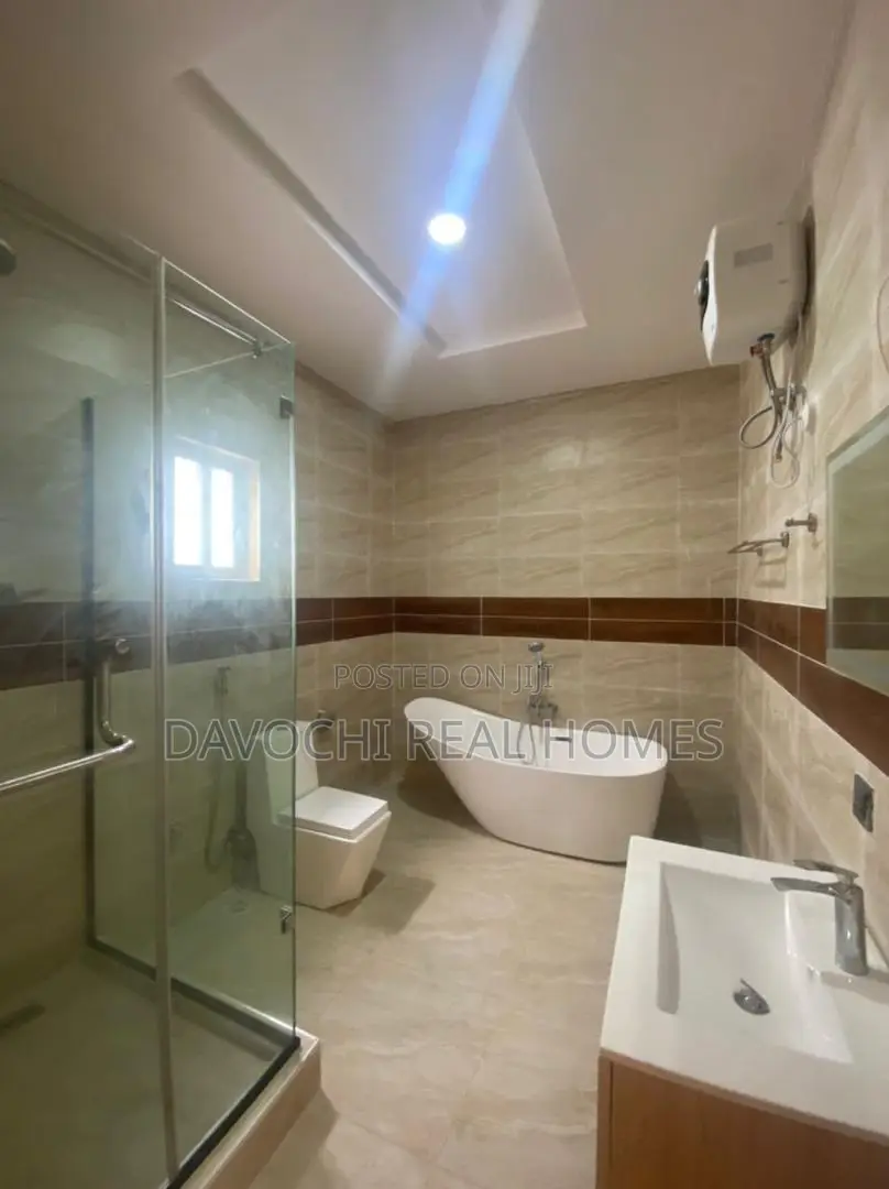 5bdrm Apartment in Chevron for rent in Chevron