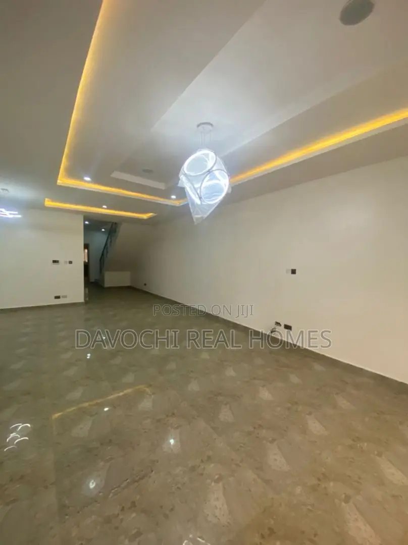 5bdrm Apartment in Chevron for rent in Chevron
