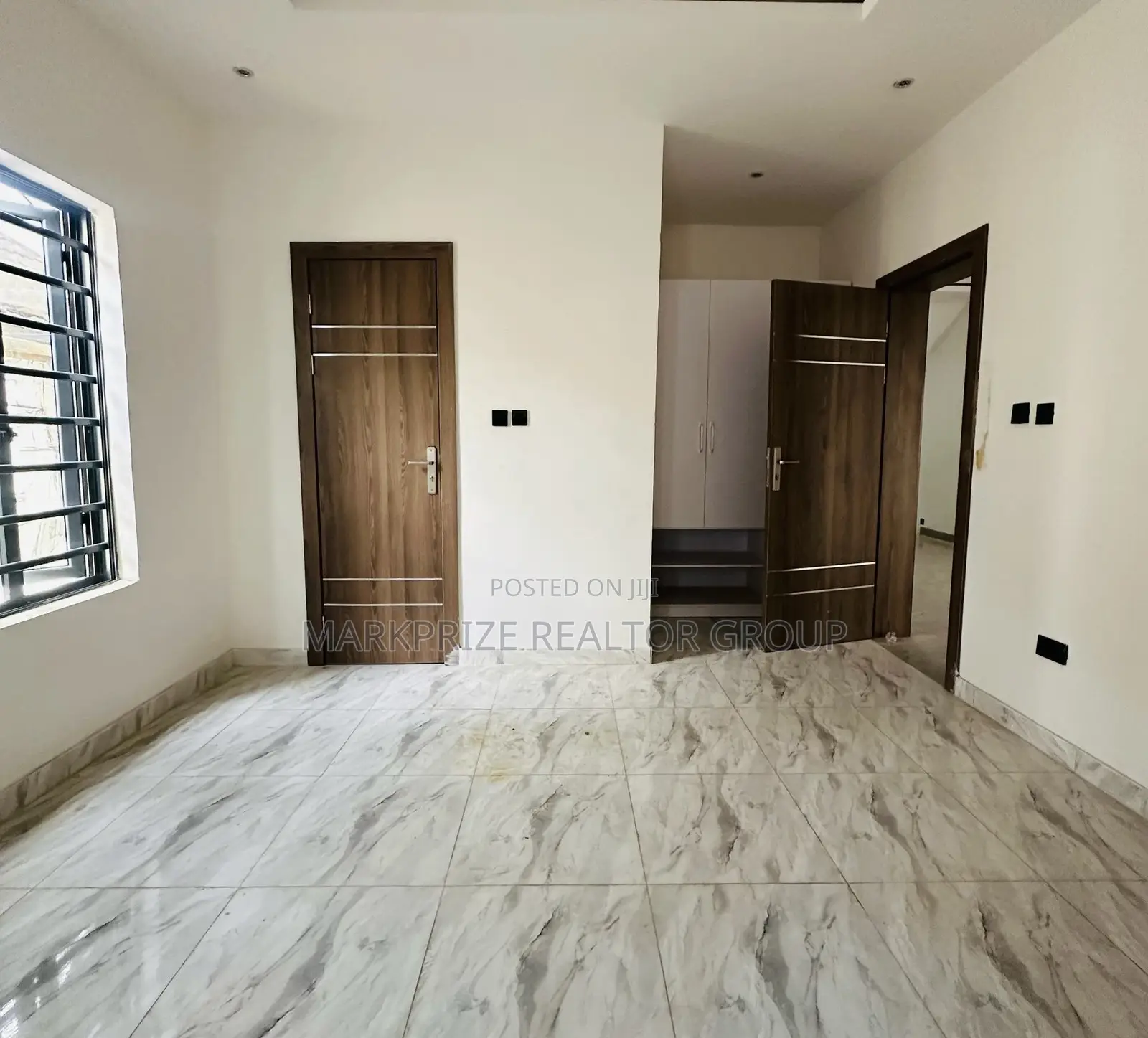 5bdrm Duplex in Magodo Phase 2 Lagos for sale in Magodo