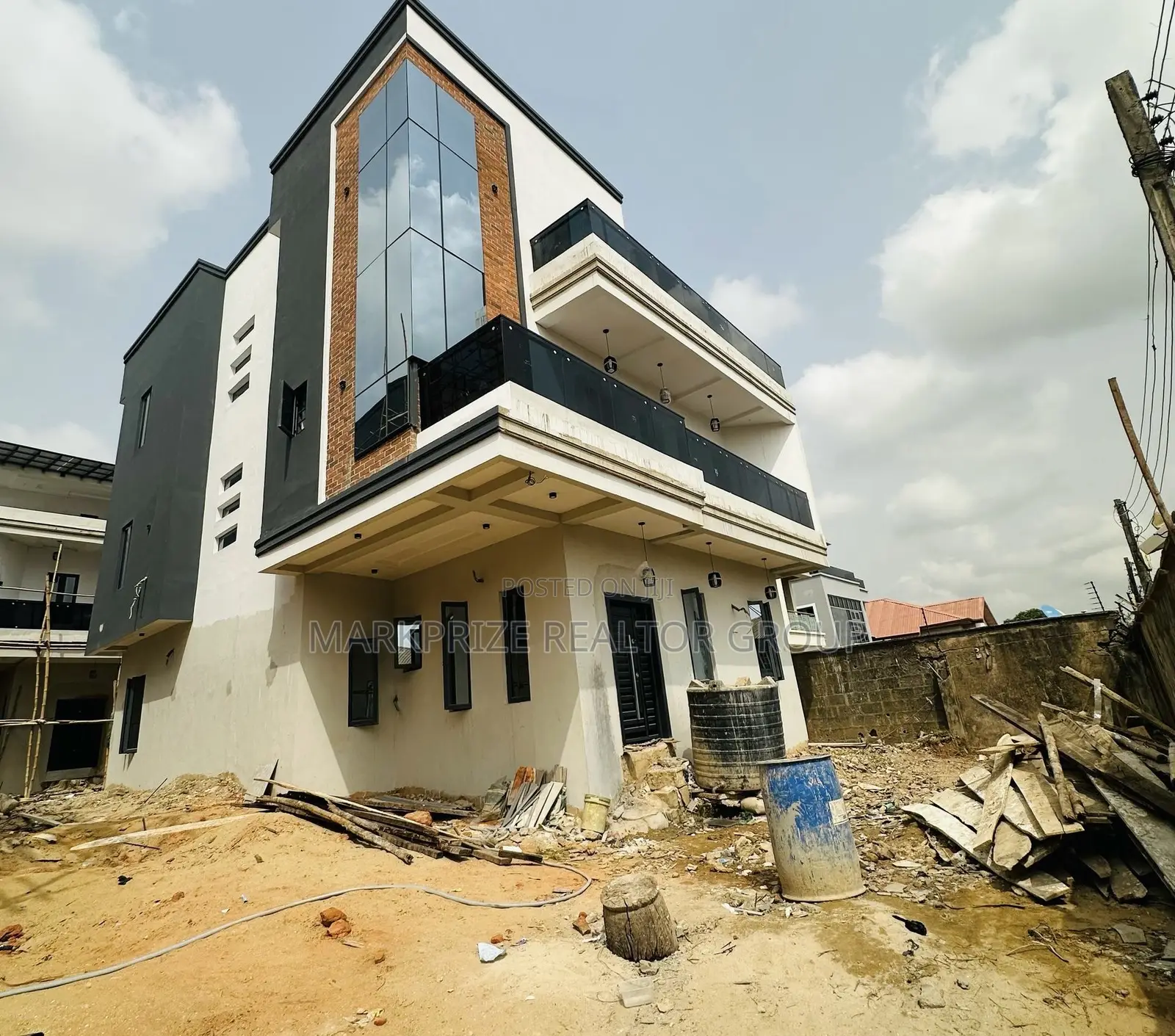 5bdrm Duplex in Magodo Phase 2 Lagos for sale in Magodo