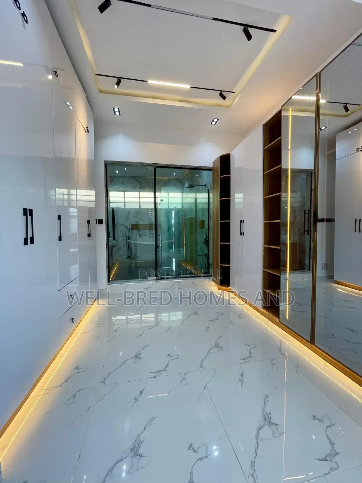5bdrm Duplex in Osapa Lekki Lagos for sale in Lekki