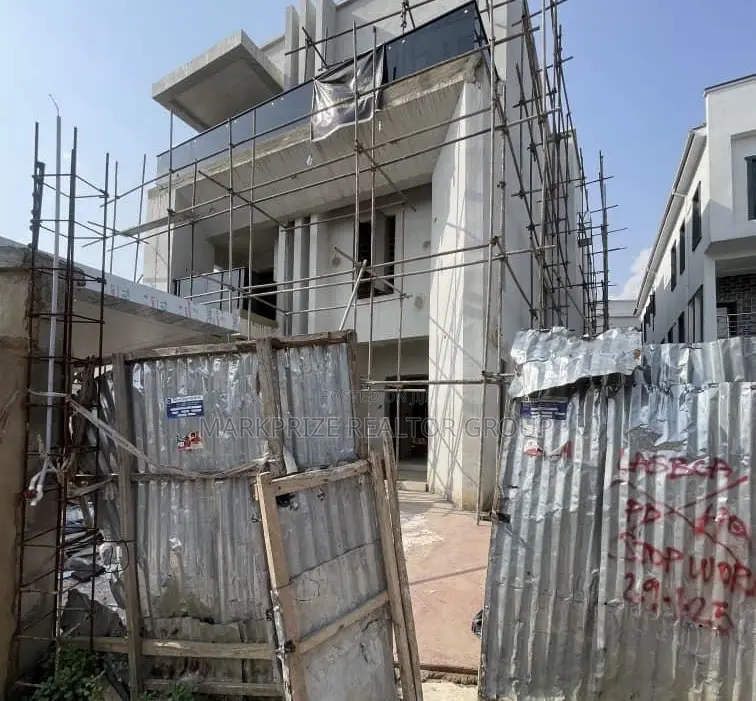7bdrm Duplex in Ikeja Gra Lagos for sale in Ikeja GRA