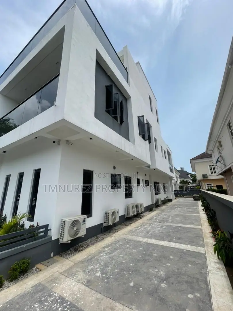 5bdrm Duplex in Carltongate, Chevron for sale in Chevron