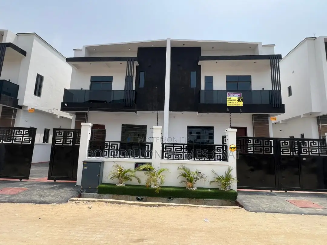 4bdrm Duplex in Ikota for sale in Ikota