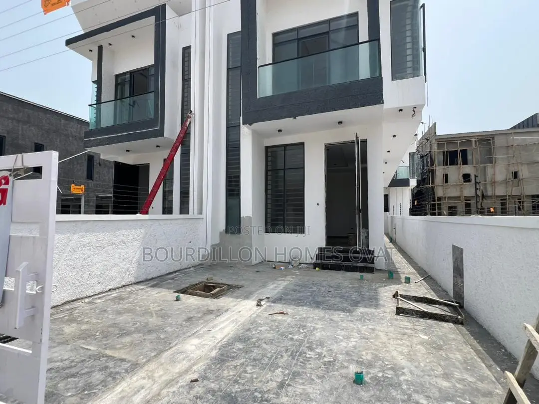 4bdrm Duplex in Ikota for sale in Ikota