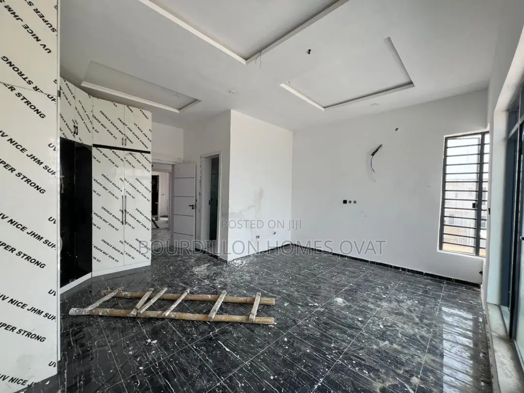 4bdrm Duplex in Ikota for sale in Ikota