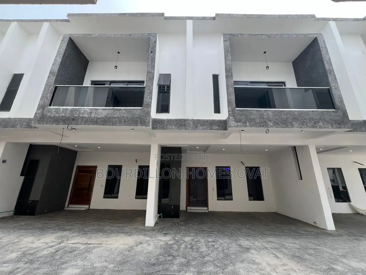 4bdrm Duplex in Ikota for sale in Ikota