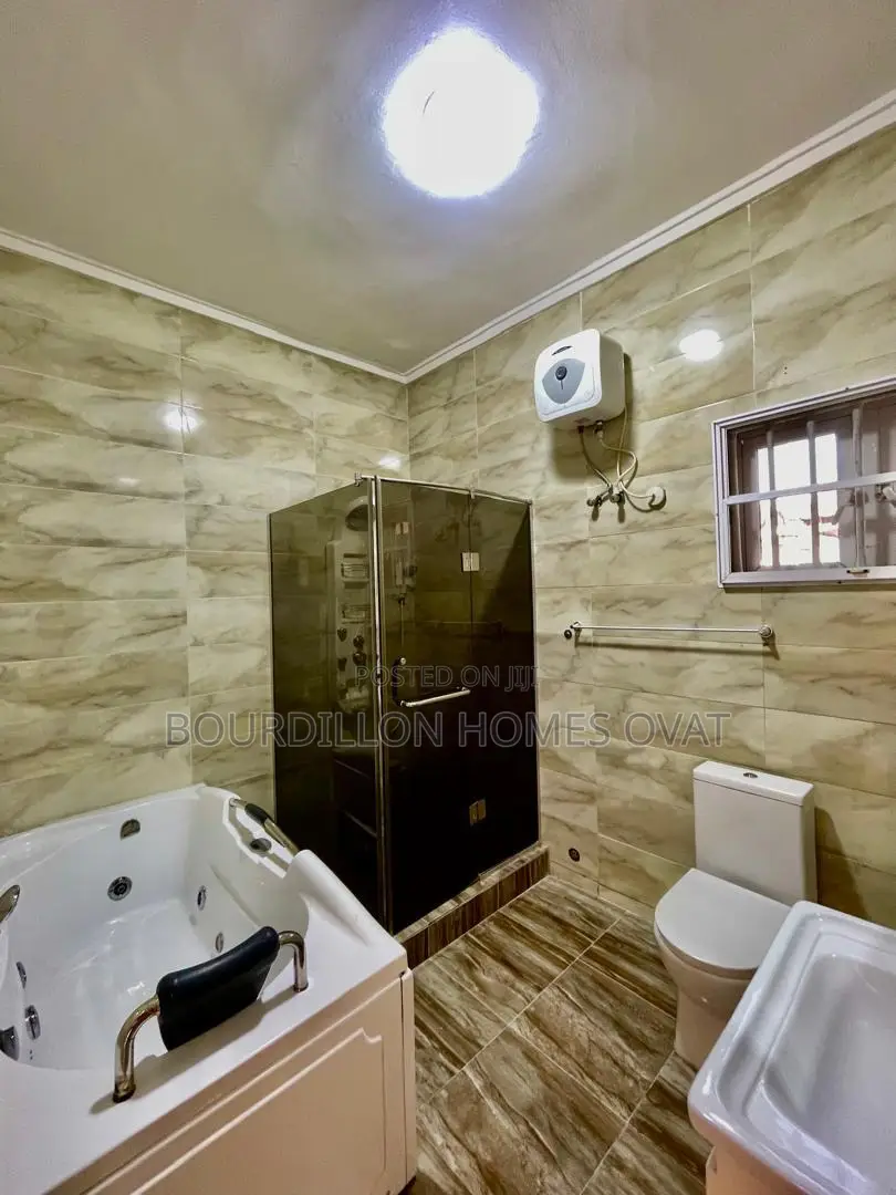 5bdrm Duplex in Ikate for sale in Ikate