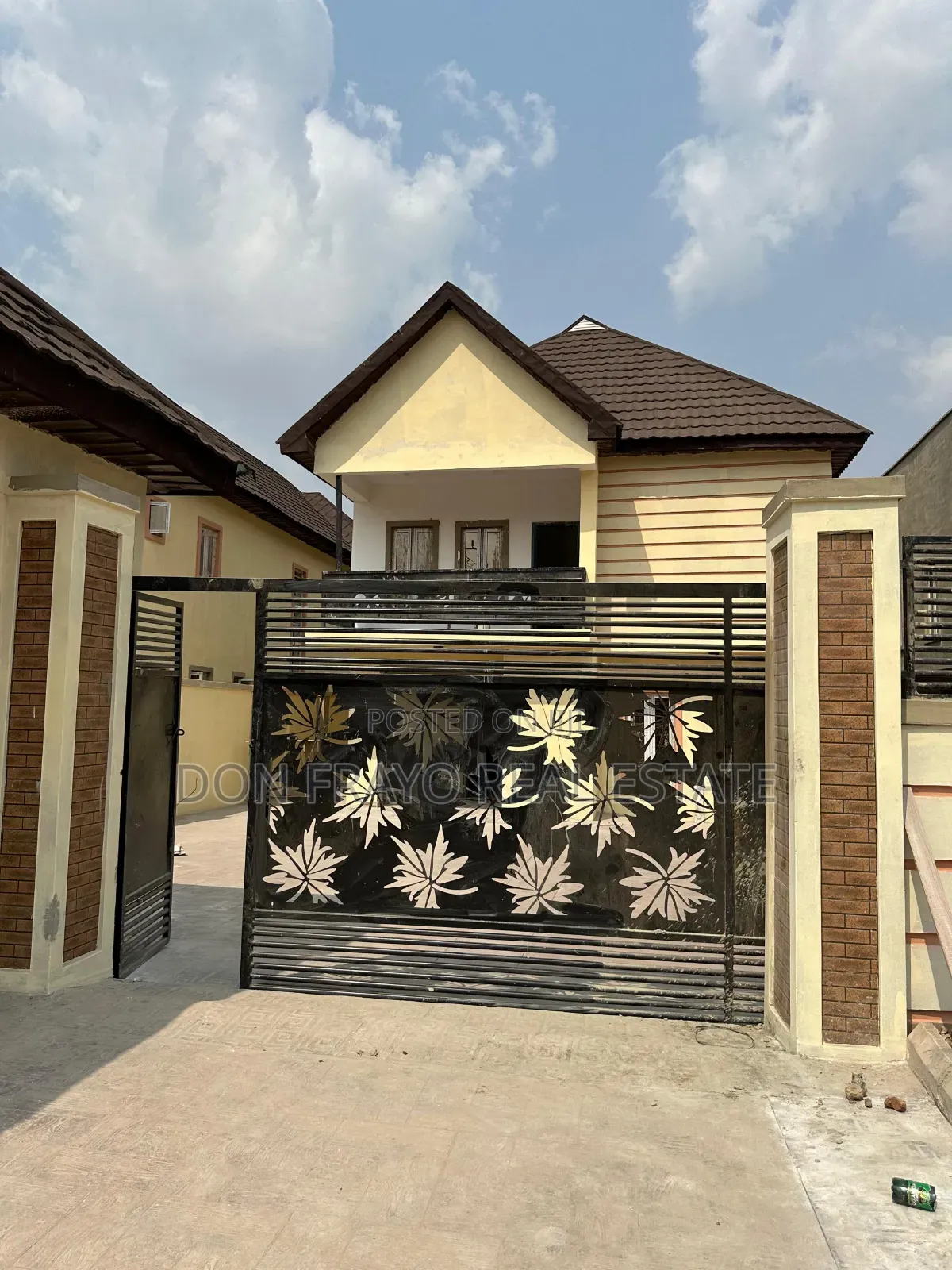 6bdrm Duplex in Akala Way, Akobo for sale in Akobo