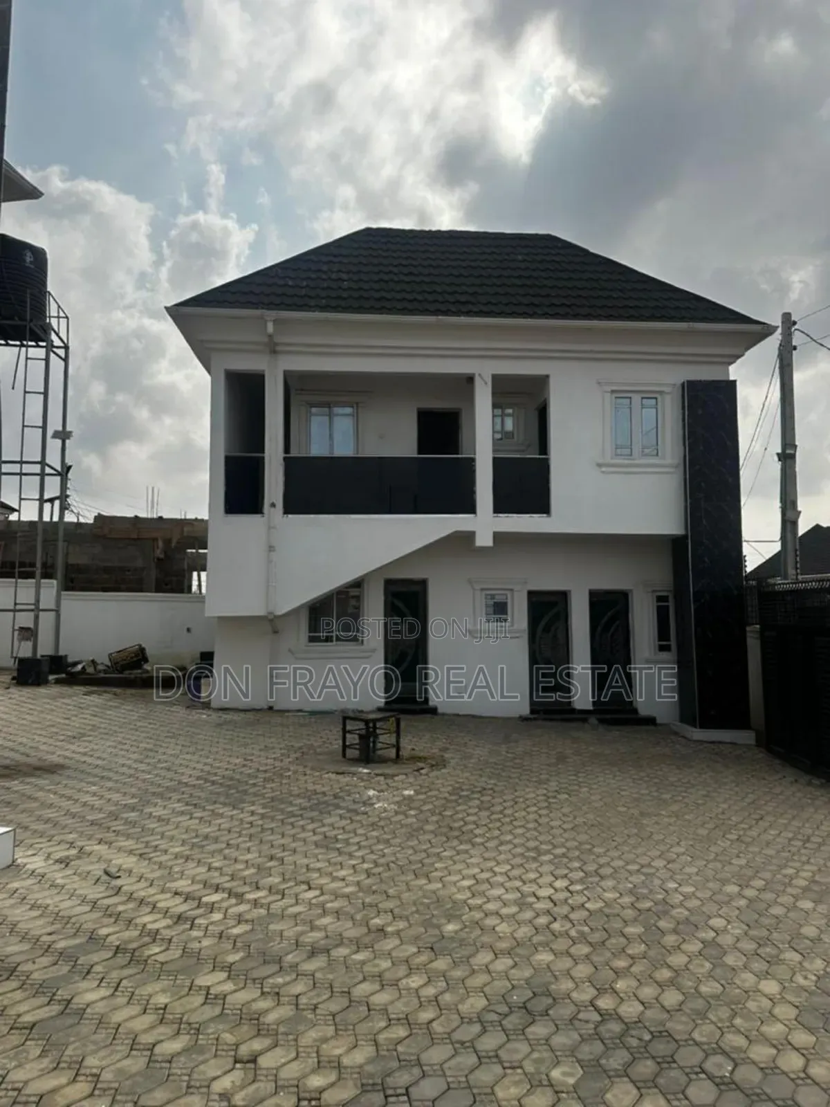 11bdrm Duplex in Adeoje Estate, Akala Express for sale in Akala Express