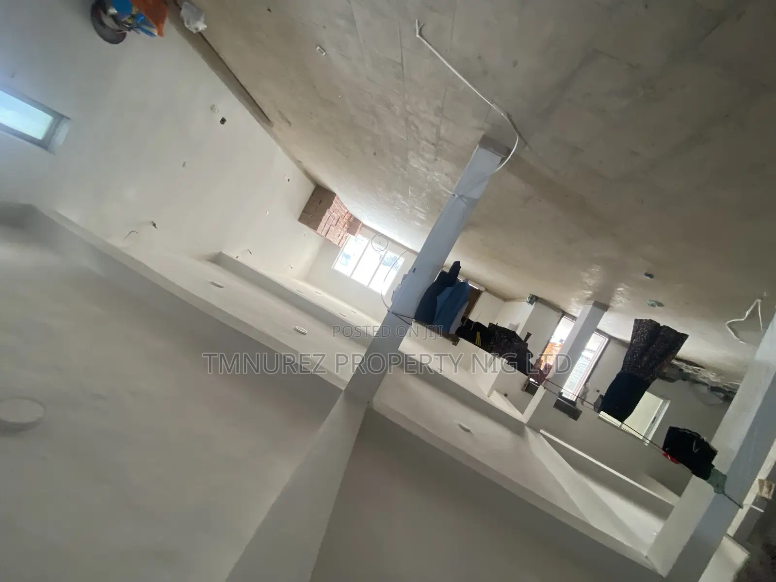 Warehouse to Let in Ajah