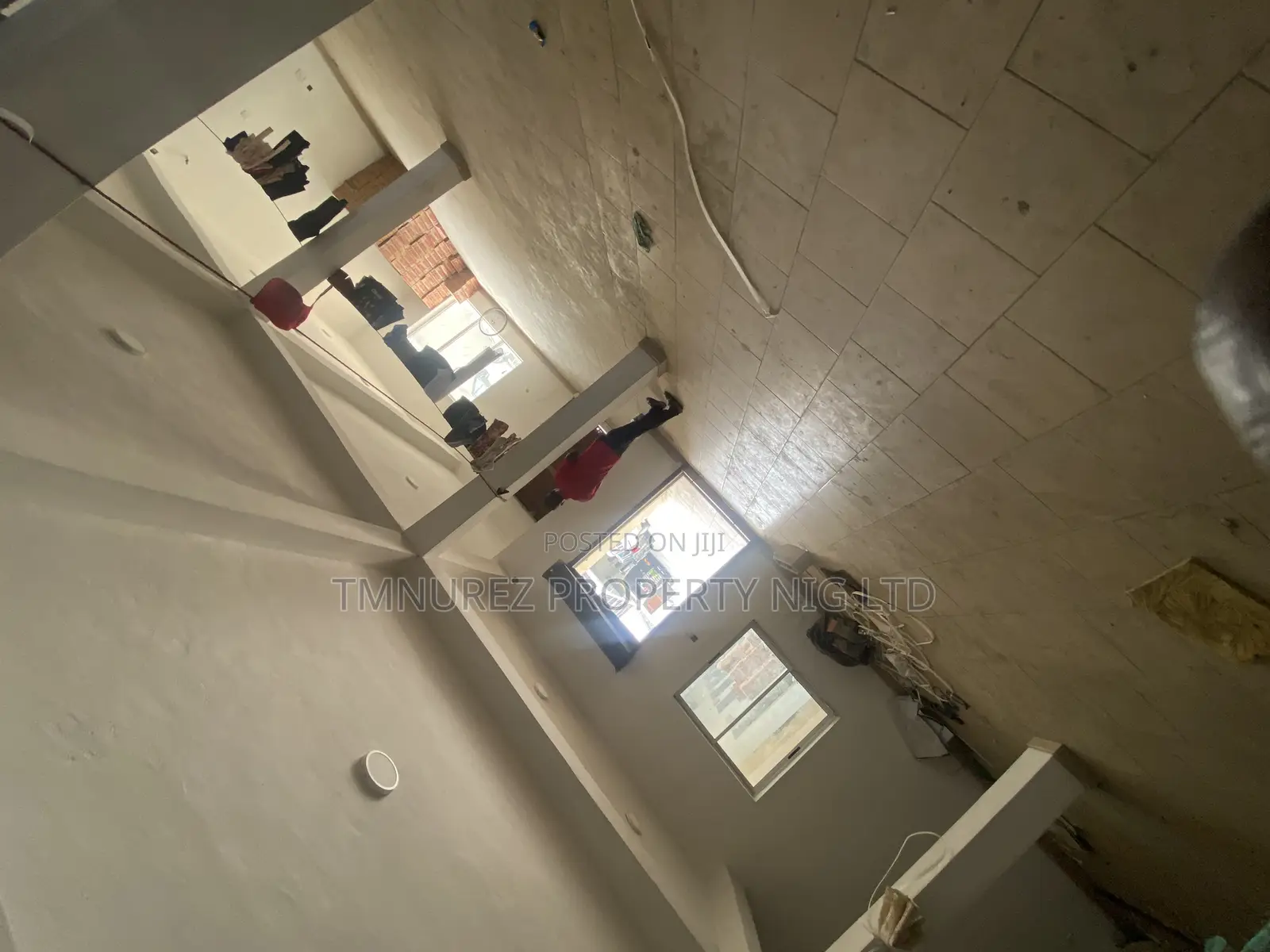 Warehouse to Let in Ajah