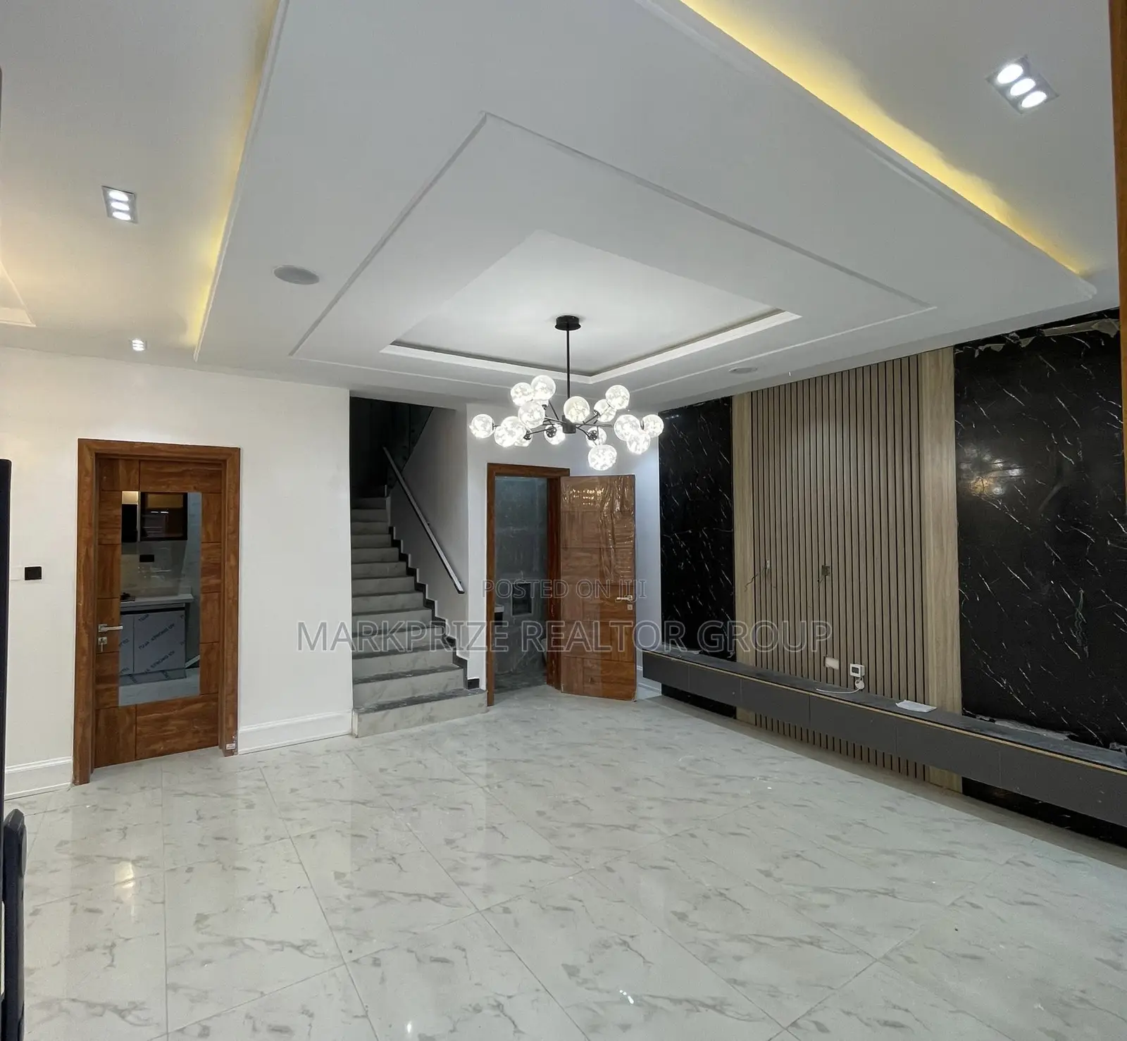 5bdrm Duplex in Lekki Phase 1 Lagos for sale in Lekki Phase 1