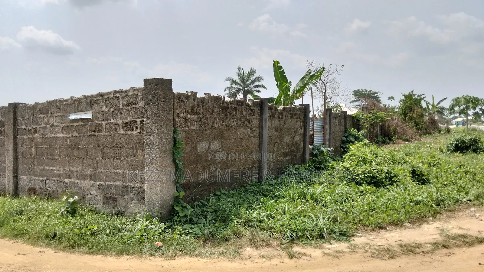 For Sale : 10 Fenced Plots at Omagwa Aluu Junction, in Eliozu