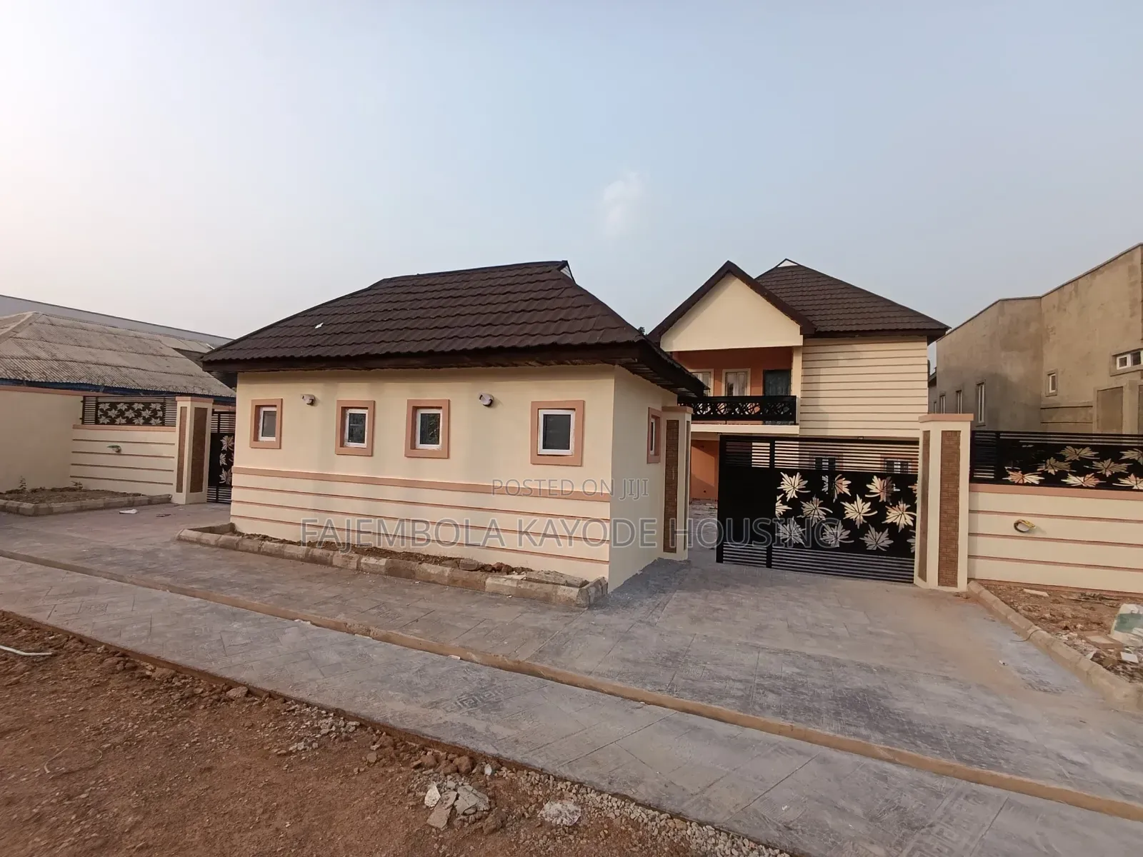 5bdrm Duplex in Akala Estate, Akobo for sale in Akobo