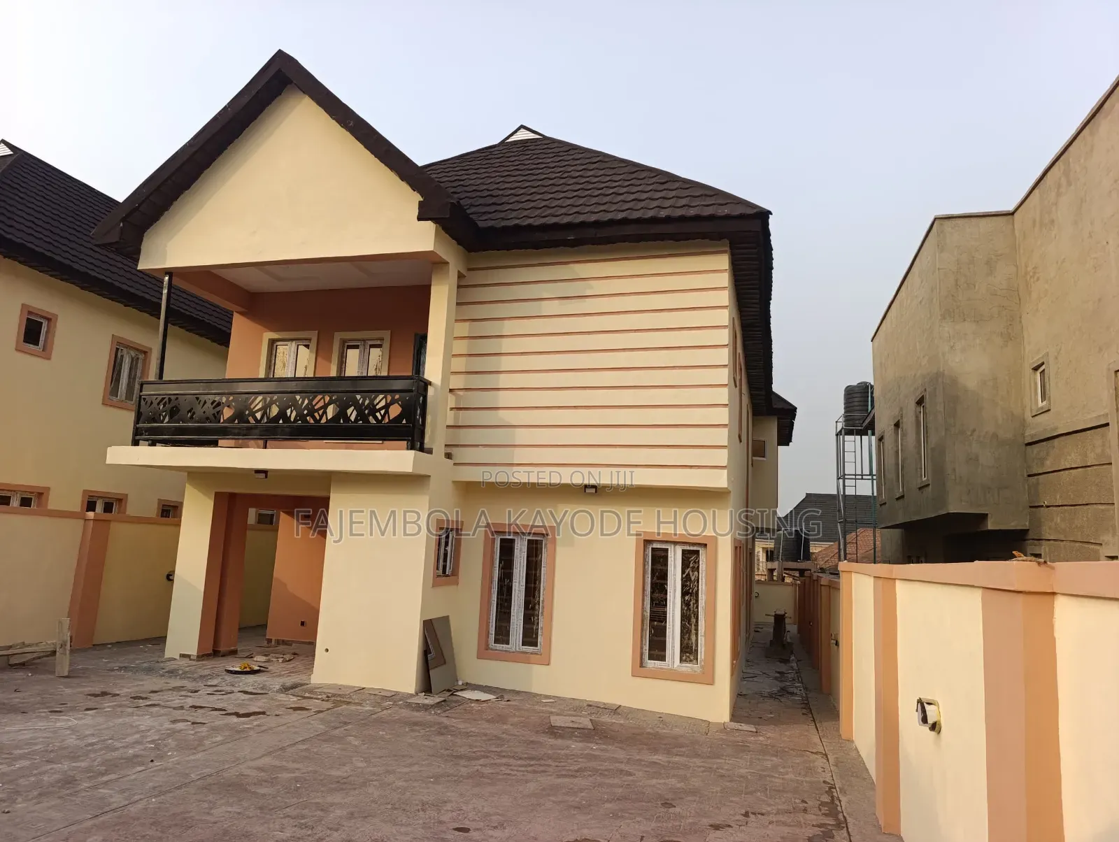 5bdrm Duplex in Akala Estate, Akobo for sale in Akobo