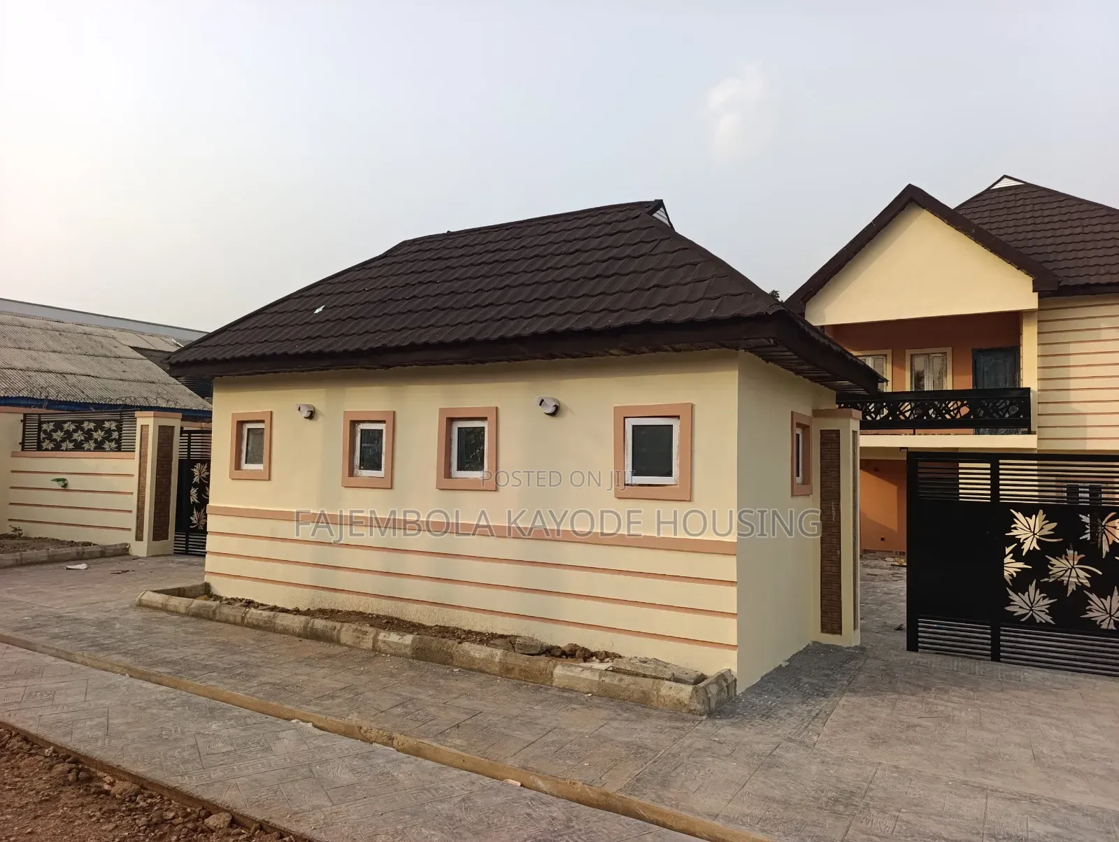 5bdrm Duplex in Akala Estate, Akobo for sale in Akobo