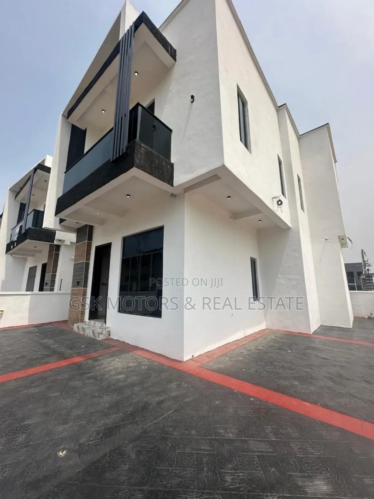 4bdrm Duplex In Ikota Villa For Sale in Ikota