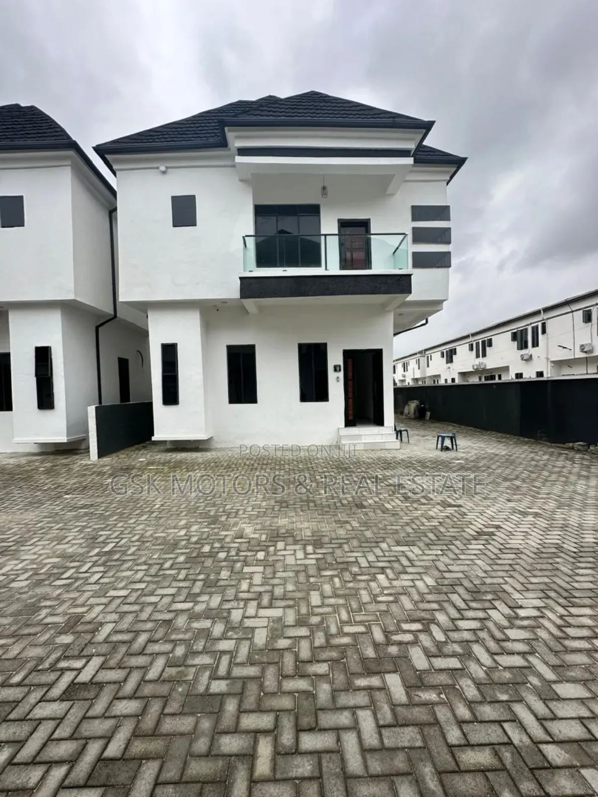 4bdrm Duplex In Ikota Gra, Lekki For Sale in Ikota