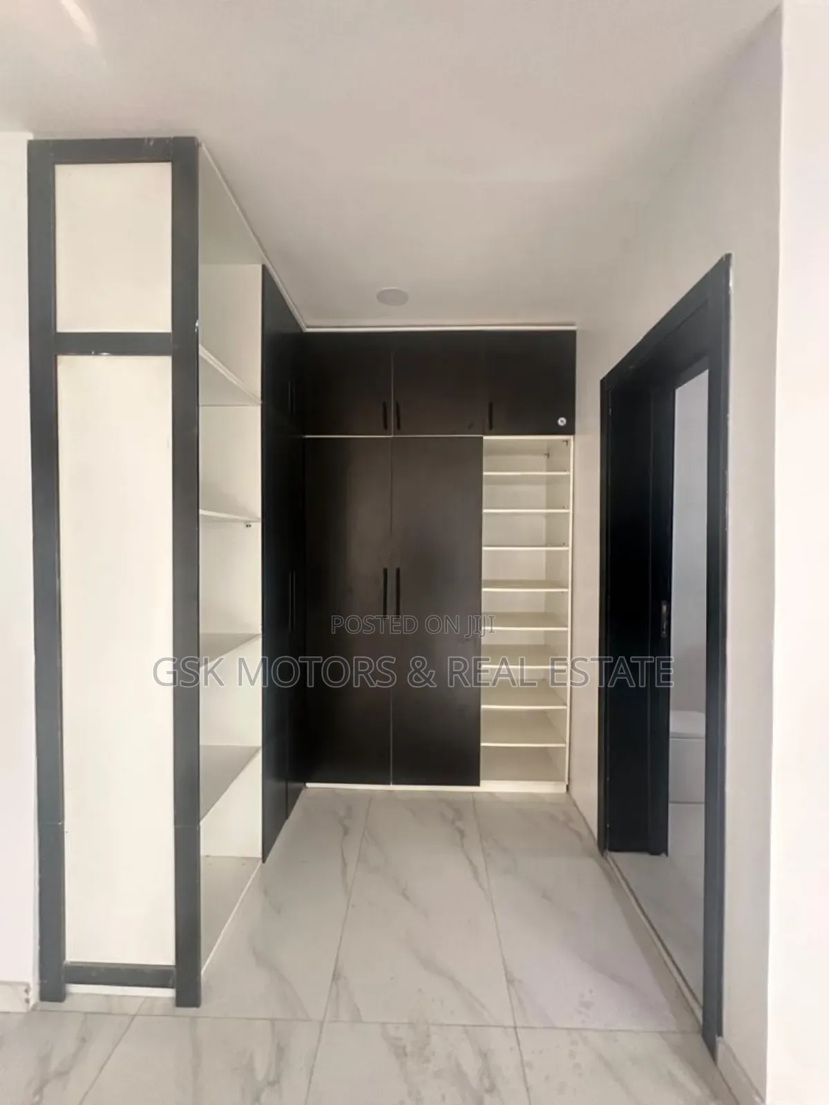 4bdrm Duplex In Ikota Gra Lekki For Sale in Ikota