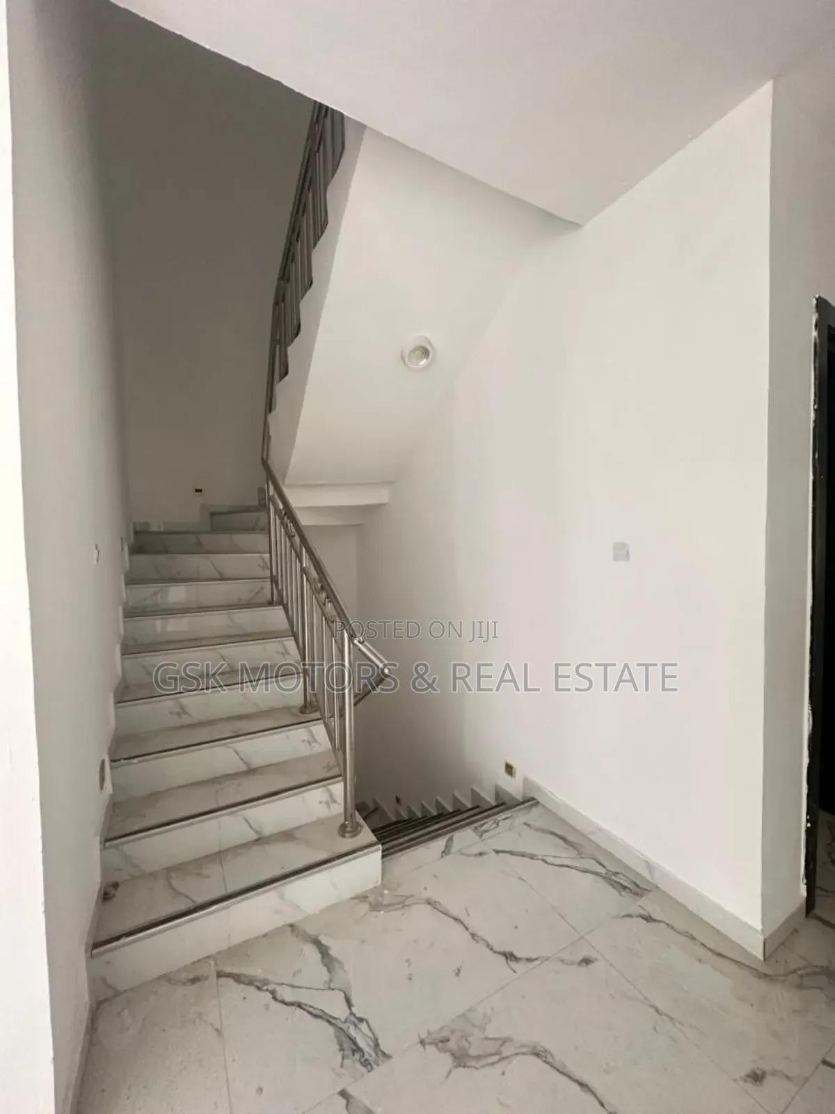 4bdrm Duplex In Ikota Gra Lekki For Sale in Ikota