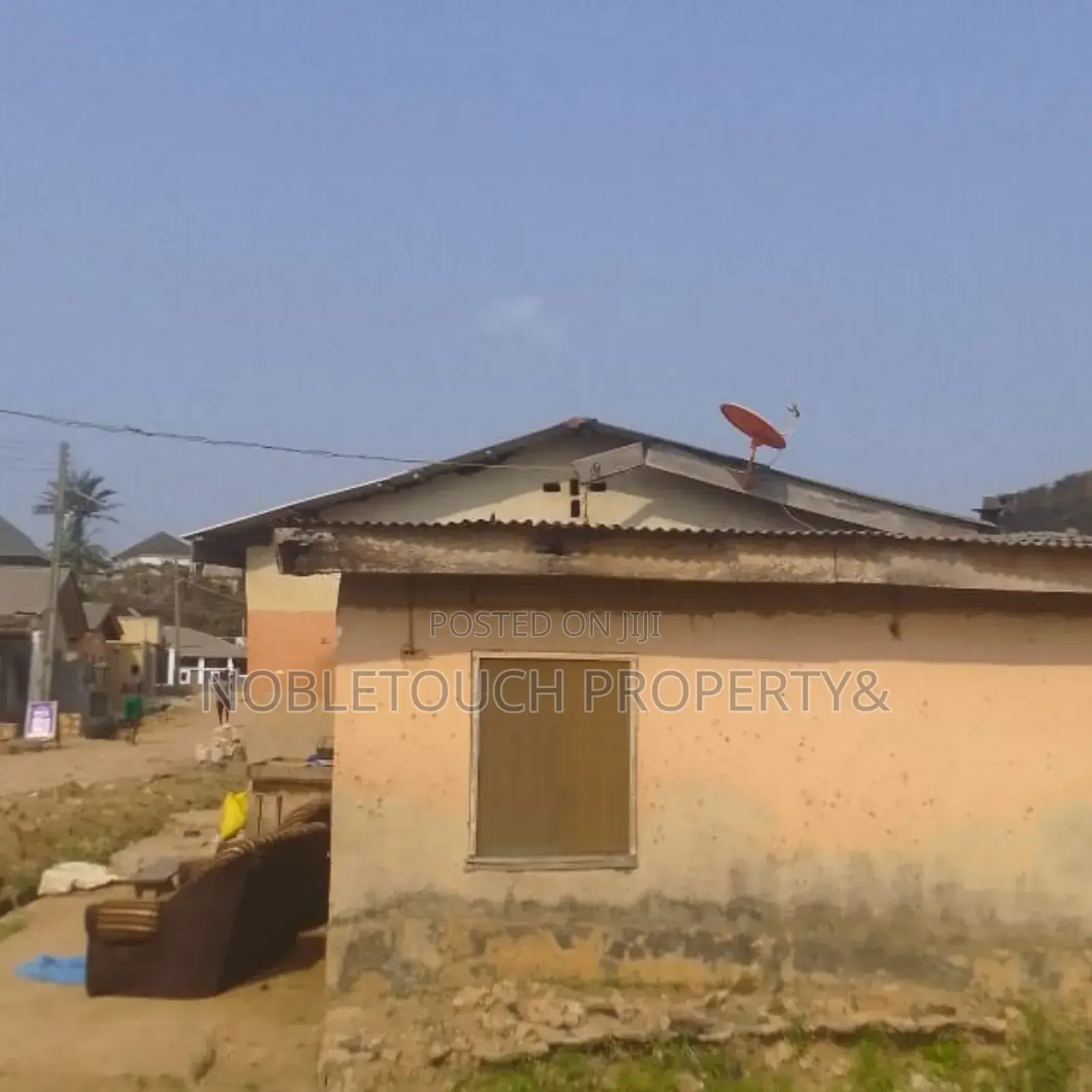 3bdrm Bungalow in Lasu Igando Road, Iseri Olofin for sale in Iseri Olofin