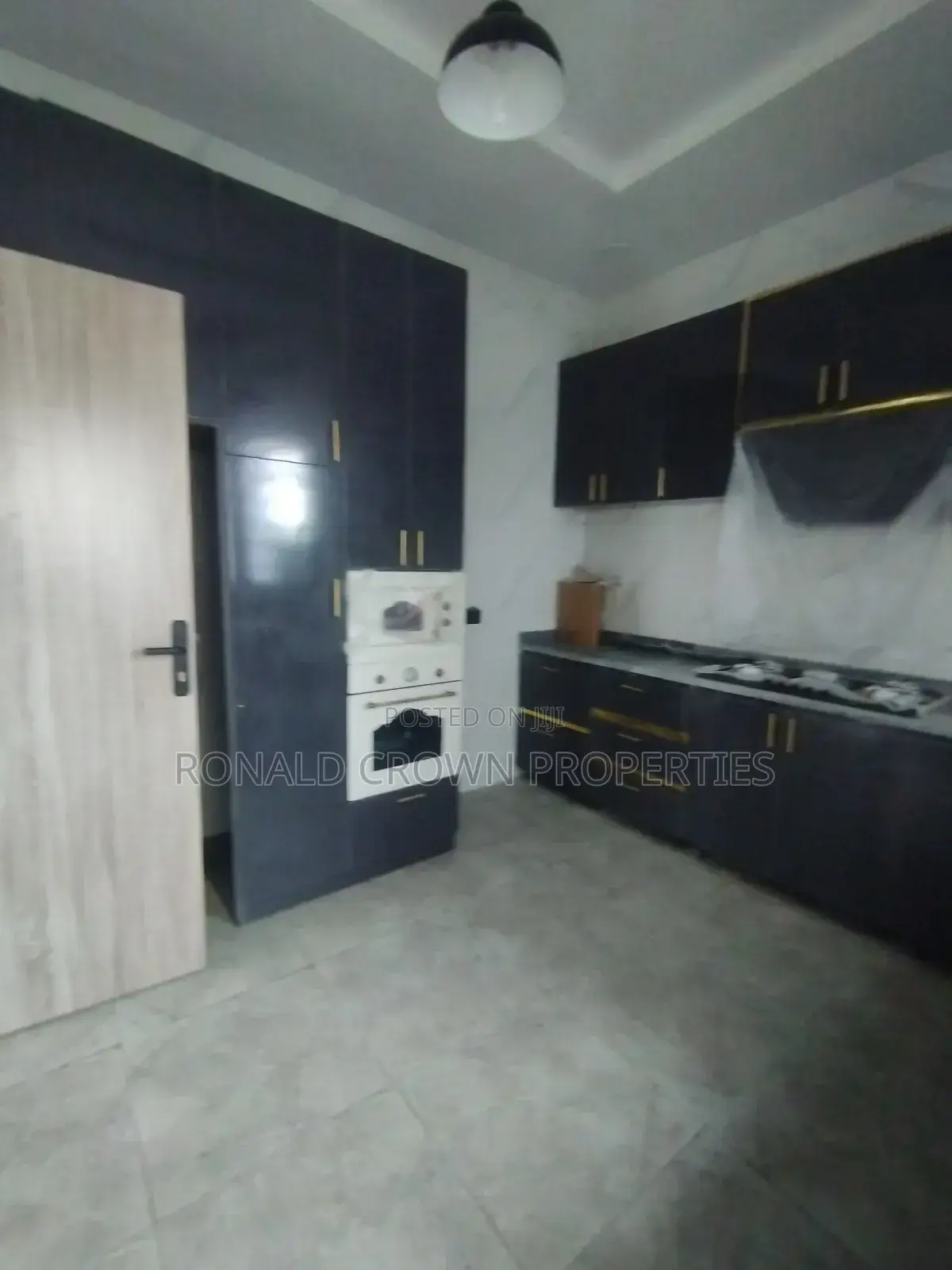 5bdrm Duplex in Ago Palace for sale in Ago Palace