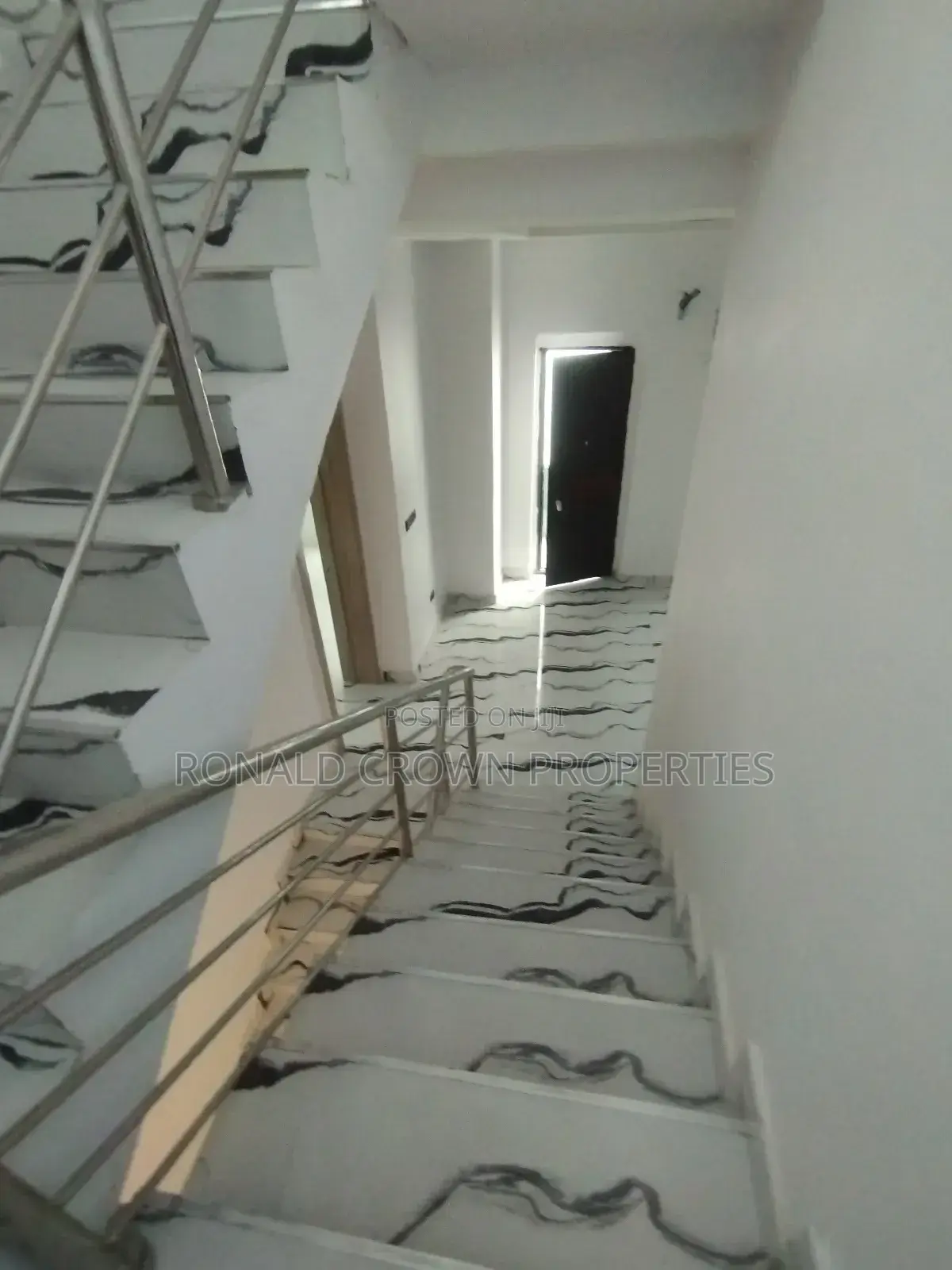 5bdrm Duplex in Ago Palace for sale in Ago Palace