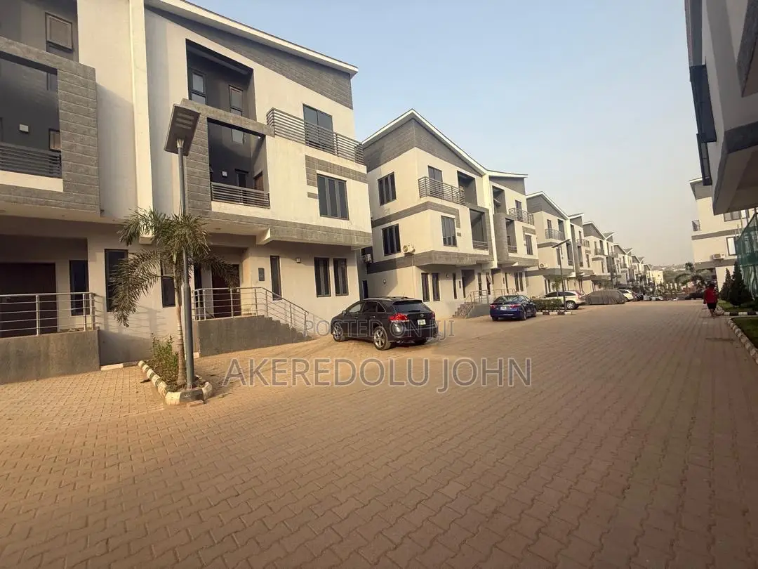 4bdrm Duplex in Kado for sale in Kado