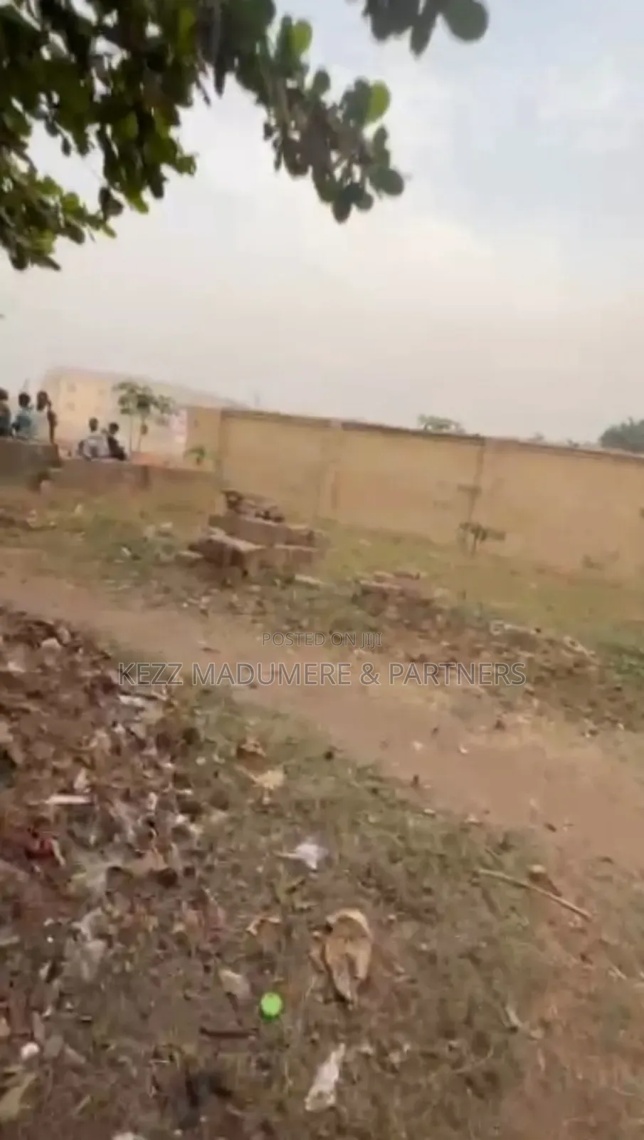For Sale: 3 Plots With Old Building in Umuahia, Abia State in Umuahia