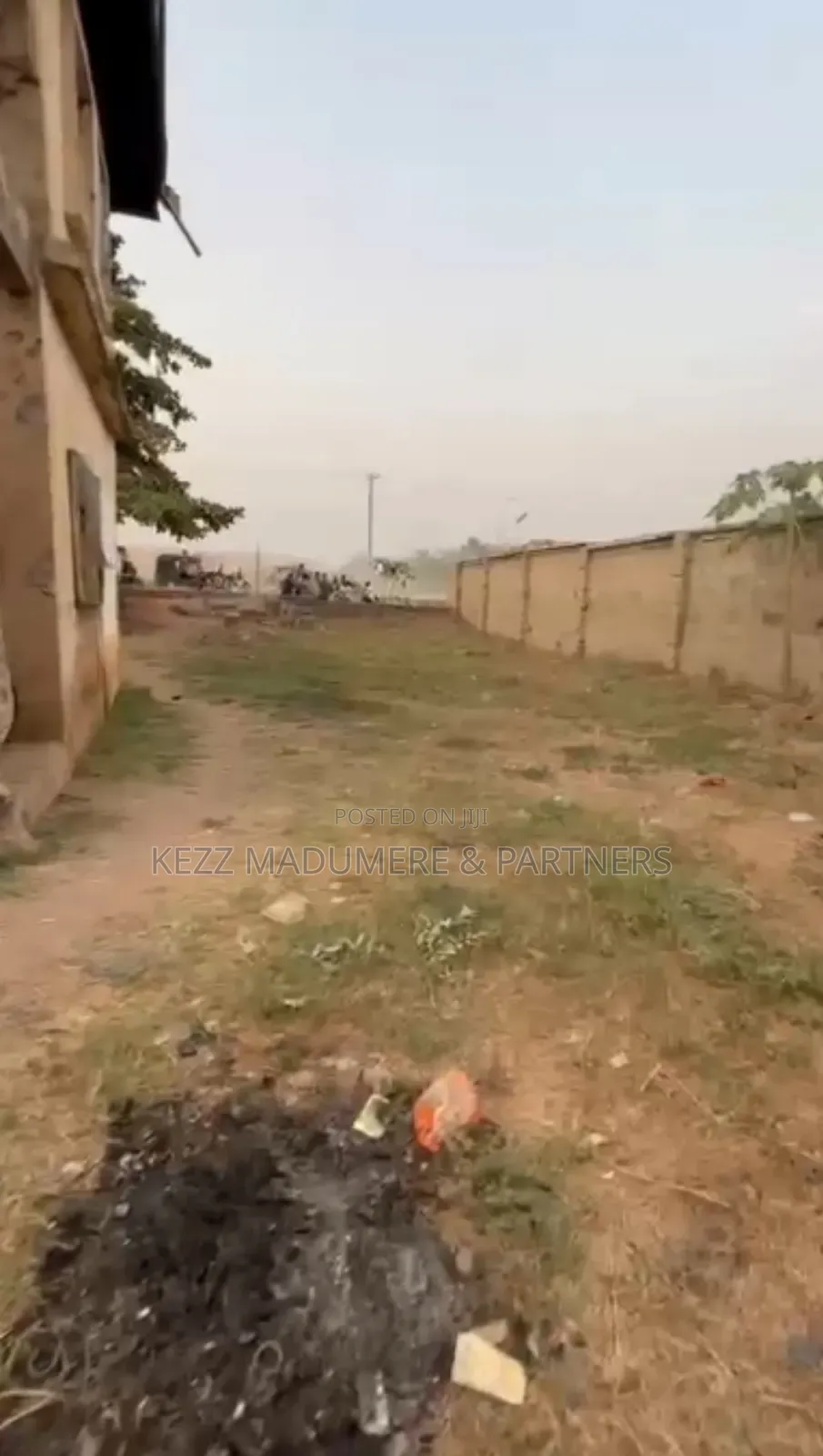 For Sale: 3 Plots With Old Building in Umuahia, Abia State in Umuahia