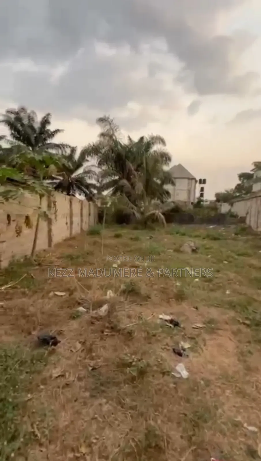 For Sale: 3 Plots With Old Building in Umuahia, Abia State in Umuahia