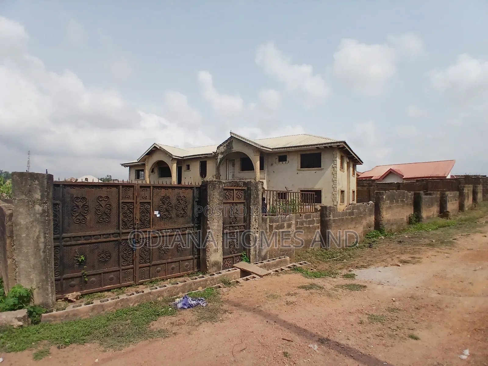 12bdrm Block Of Flats In Temidire Estate, Ologuneru For Sale in Ologuneru