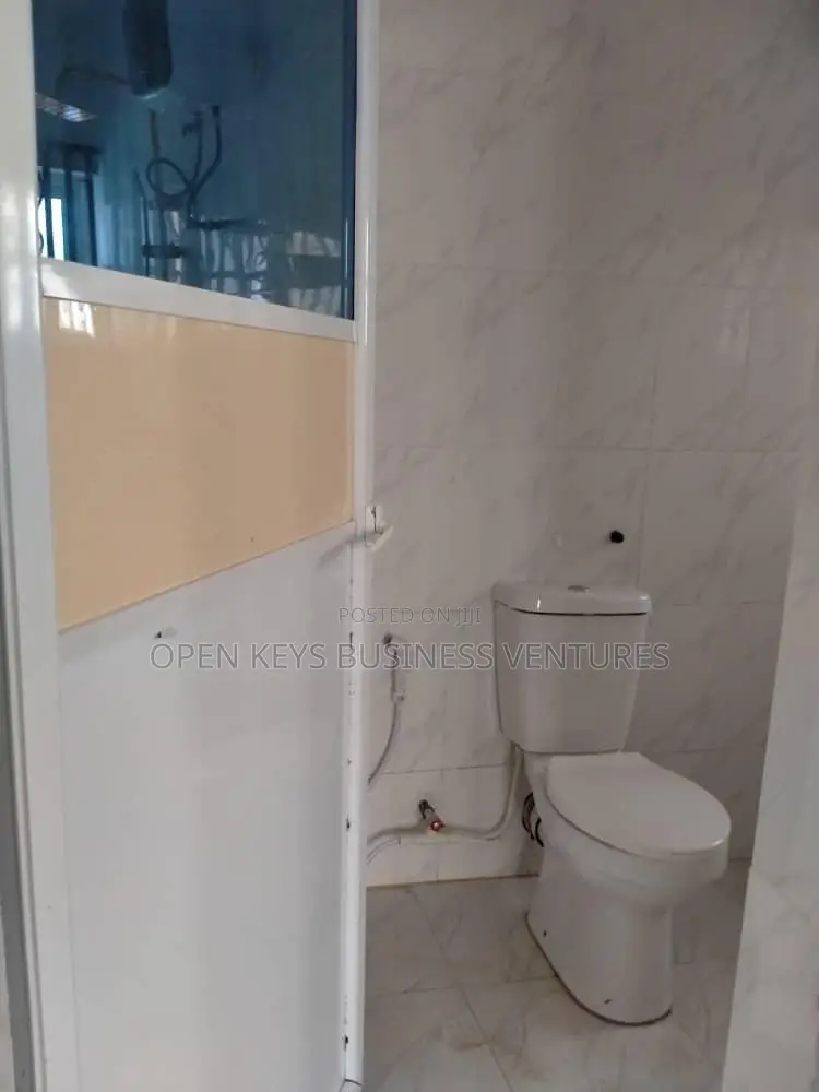 5bdrm Duplex in New Gbagi Market, Alakia for sale in Alakia