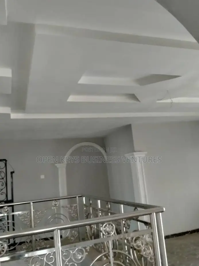 5bdrm Duplex in New Gbagi Market, Alakia for sale in Alakia