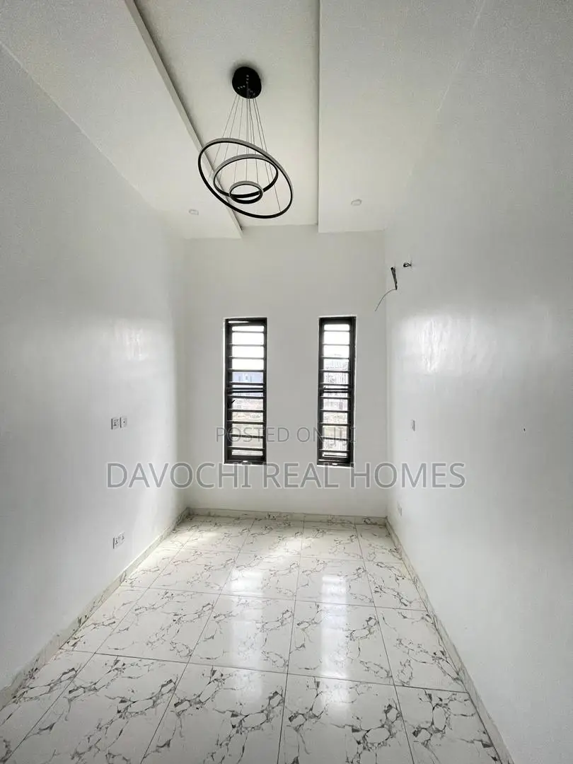 5bdrm Duplex in 2Nd Toll Gate, Lekki for sale in Lekki Phase 1